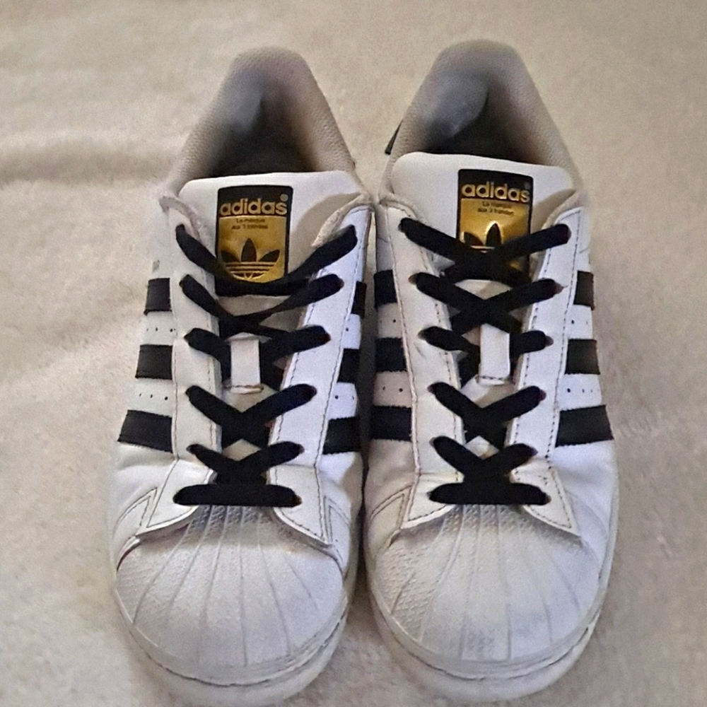Adidas superstars